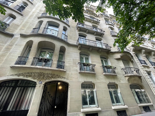 Trocadero – 300m2 rdc – bureaux professionnels