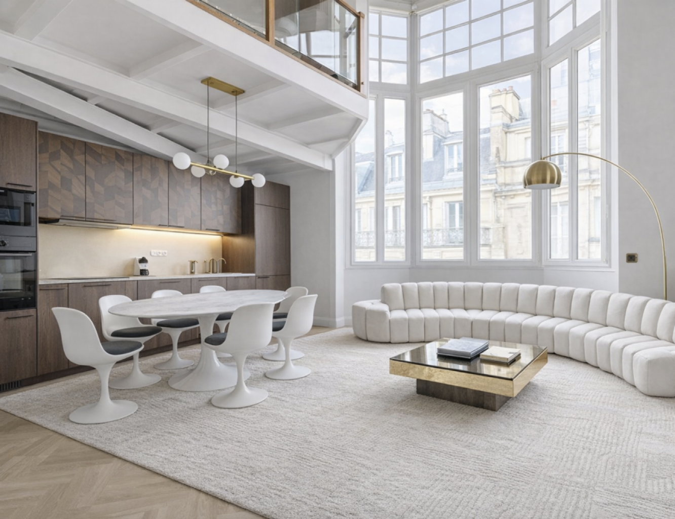 Paris 8ème Triangle d’Or – belle hauteur cathédrale & bow windows – 3 chambres – 82m²